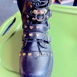 Black platform shoes with hearts